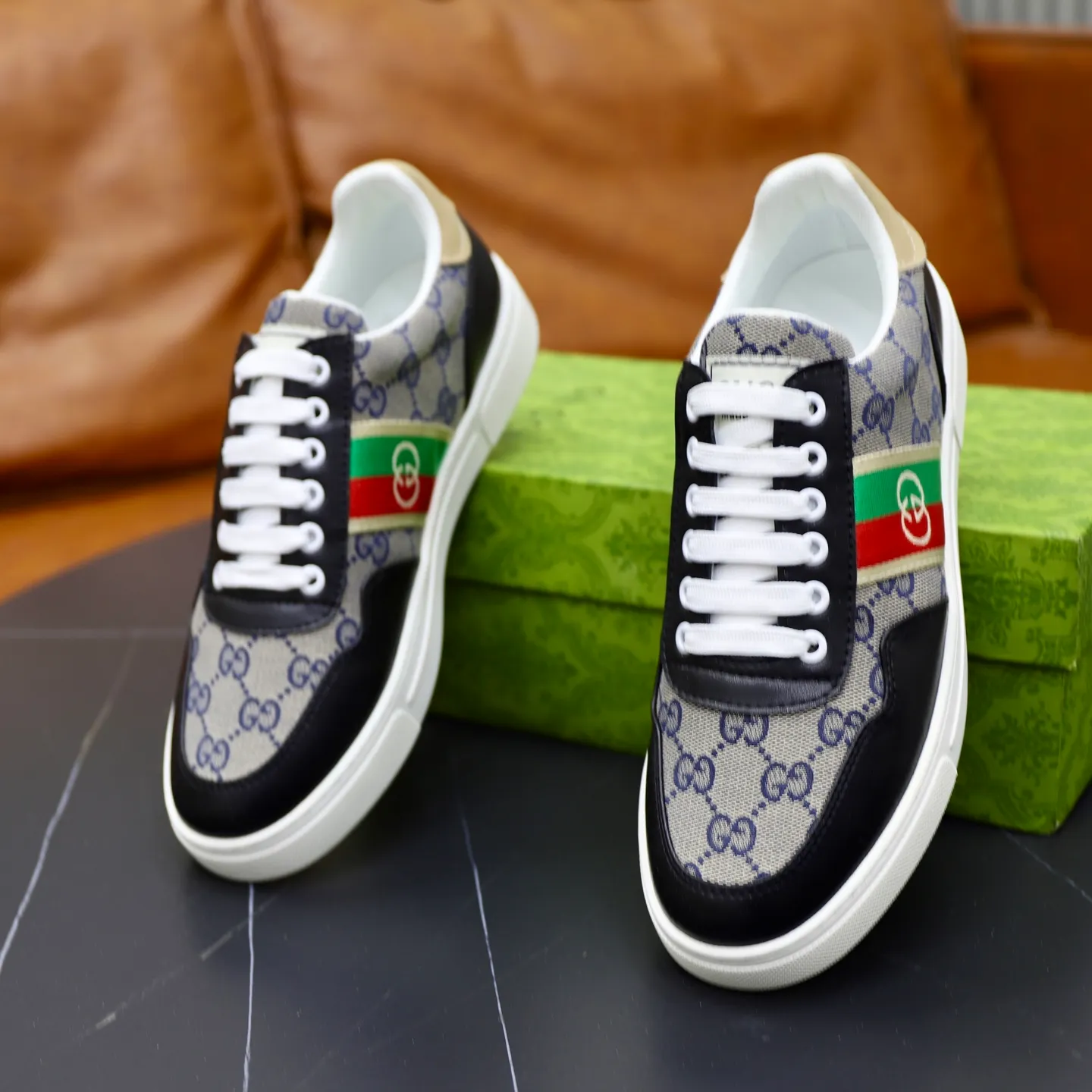 Men's men's shoes 💰440💰🙅‍♂️🙅‍♂️🙅‍♂️ Brand: Gucci GUCCi Standard code: 38-44 (45 customized) Grade: Same as the official website Material: Original material splicing Comfortable and breathable sheepskin lining Lightweight and wear-resistant sports outsole Style category: Men's fashion casual shoes Running sports shoes Distinguished luxury brand elements Top luxury color: actual picture color